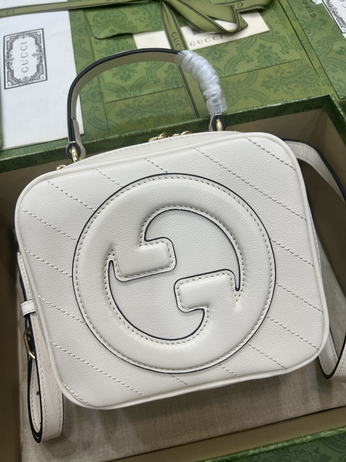 gucci トート バッグ偽物 斜め掛けバッグ 牛革 レザー ハンドバッグ 744434 シンプル ホワイト_2