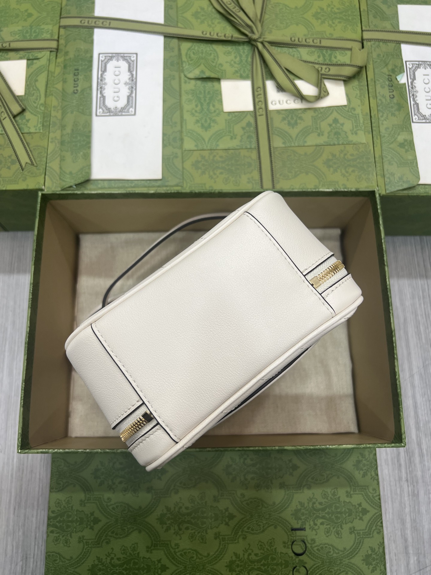gucci トート バッグ偽物 斜め掛けバッグ 牛革 レザー ハンドバッグ 744434 シンプル ホワイト_4