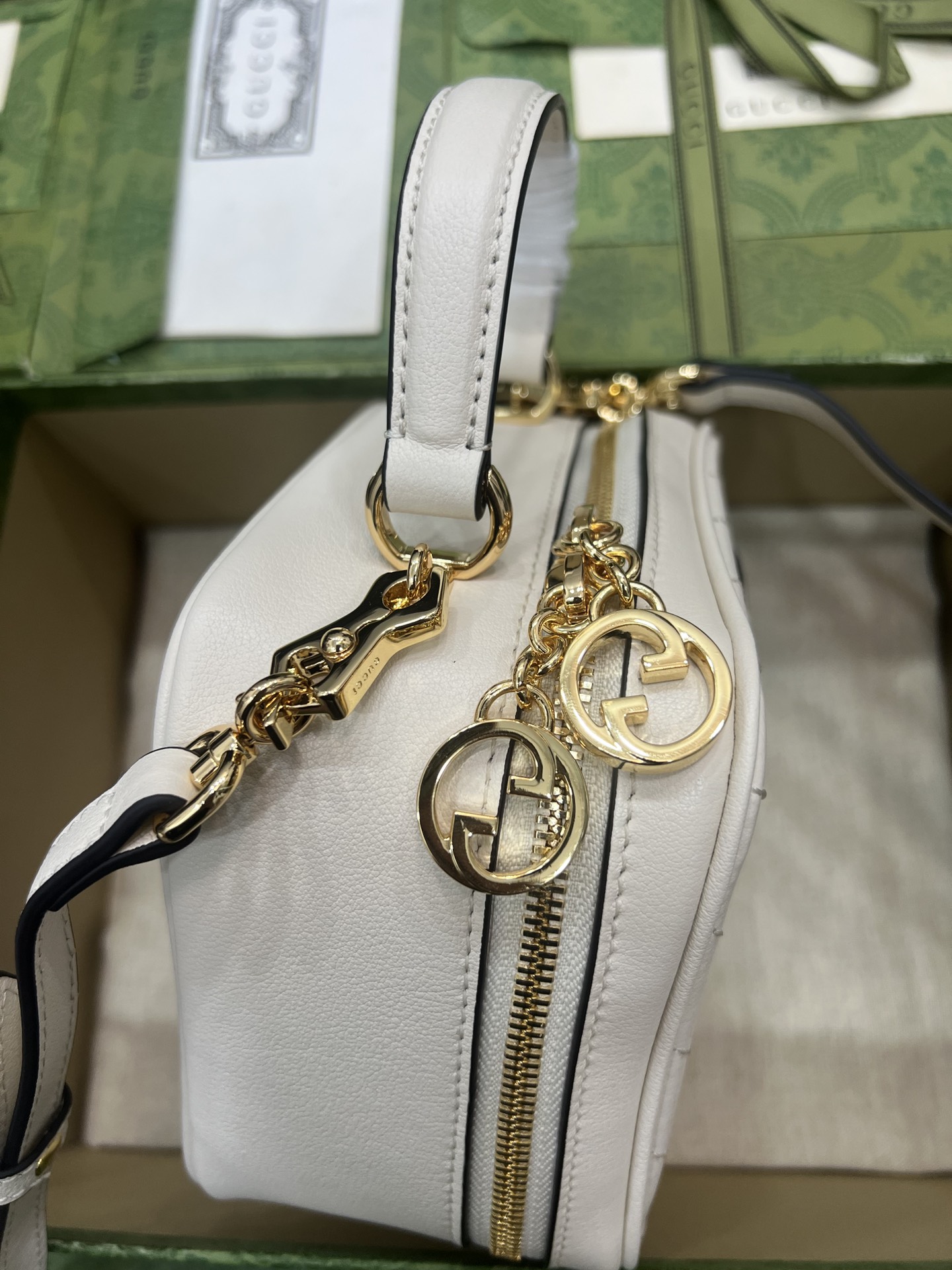 gucci トート バッグ偽物 斜め掛けバッグ 牛革 レザー ハンドバッグ 744434 シンプル ホワイト_5