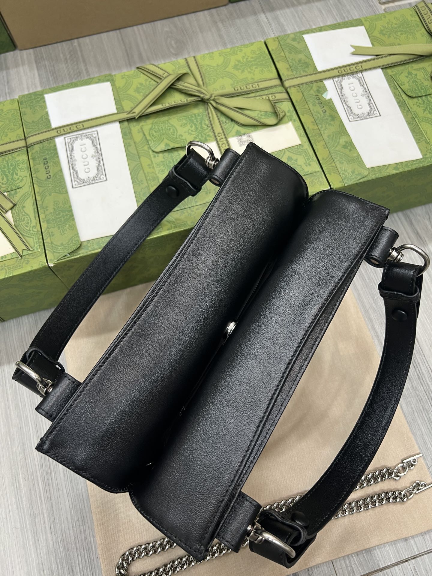 最新到着‼ gucci バックコピー 斜め掛けバッグ 牛革 レザー ハンドバッグ 751518 ブラック_3