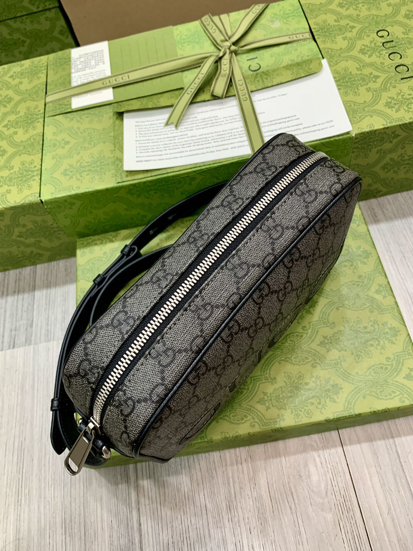 人気流行品 グッチ メンズ バッグスーパーコピー 斜め掛けバッグ 牛革 レザー 768391 花柄 ブラック_3