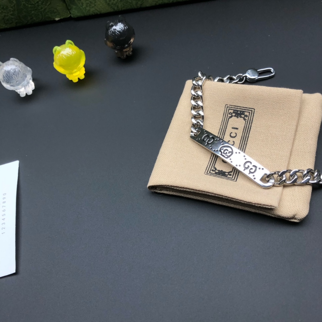 爆買いできる品質保証 グッチ金属コピー ブレスレット 独特な魅力 ファッション感 男女兼用  シルバー_7