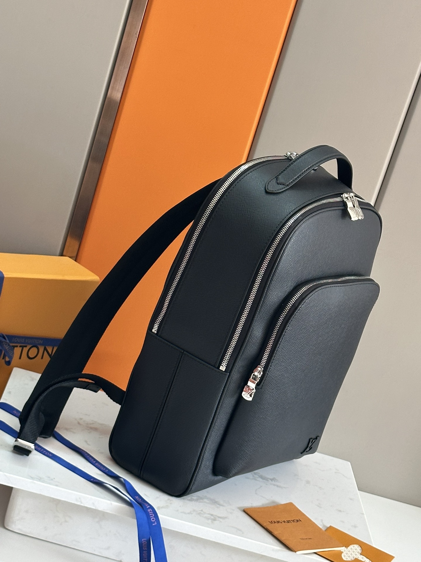 2025年のお買い得品 LVヴィトン バッグ 色移りコピー シンプル 牛革 レザー バックパック M30977 ブラック_2