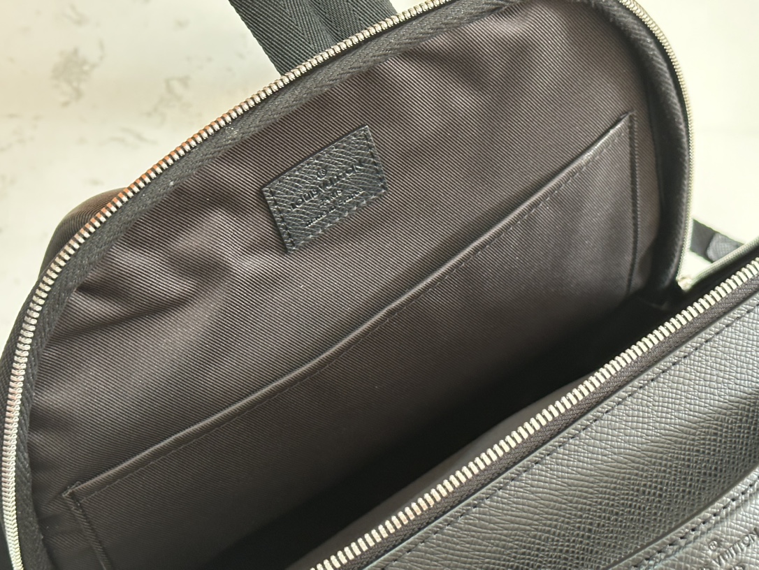 2025年のお買い得品 LVヴィトン バッグ 色移りコピー シンプル 牛革 レザー バックパック M30977 ブラック_7