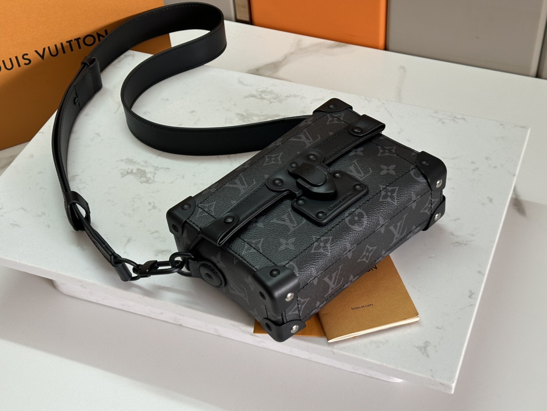 海外セレブが愛用する ルイヴィトン カバン買取スーパーコピー 牛革 レザー 斜め掛けバッグ M11743 ブラック_1