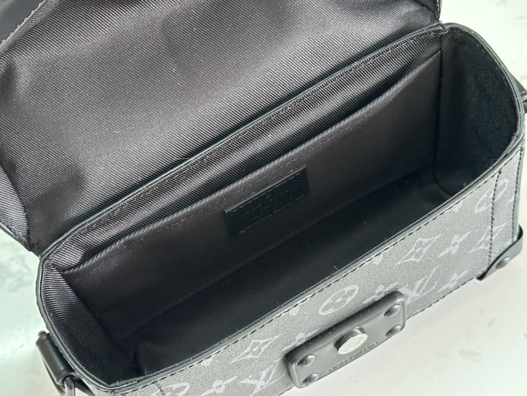 海外セレブが愛用する ルイヴィトン カバン買取スーパーコピー 牛革 レザー 斜め掛けバッグ M11743 ブラック_7