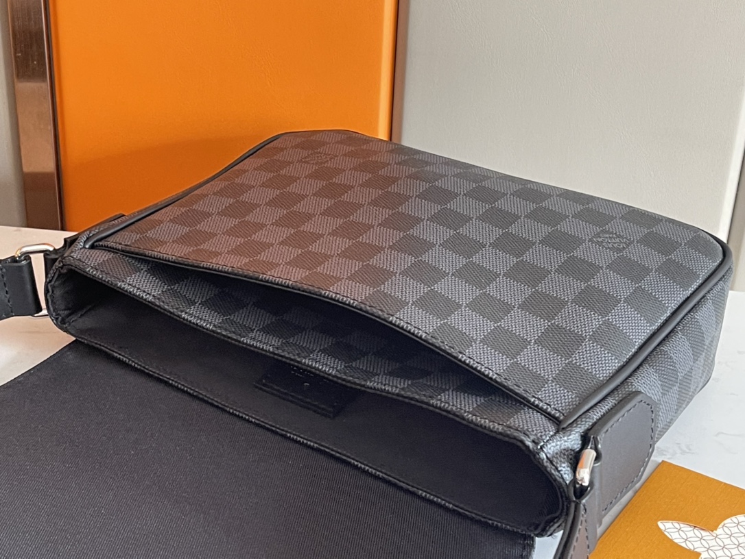 ヴィトン バッグ 綺麗にする偽物 牛革 レザー 斜め掛けバッグ  M42710 ブラック_3