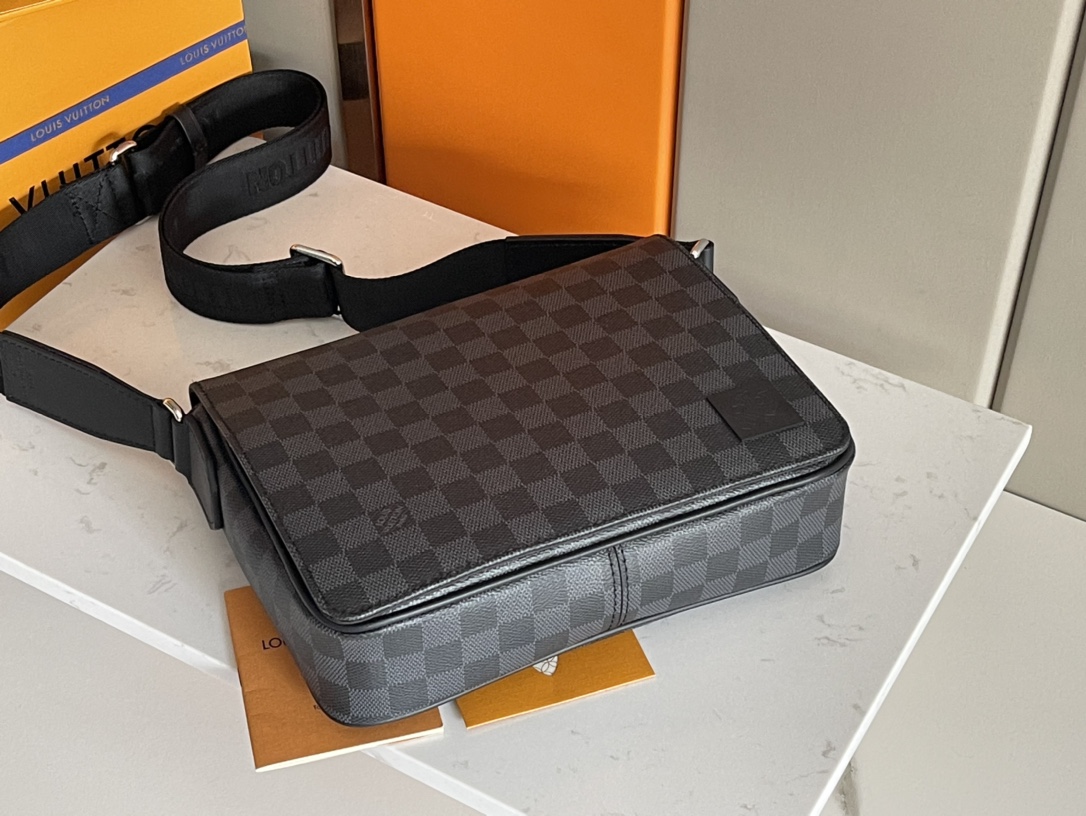 ヴィトン バッグ 綺麗にする偽物 牛革 レザー 斜め掛けバッグ  M42710 ブラック_4