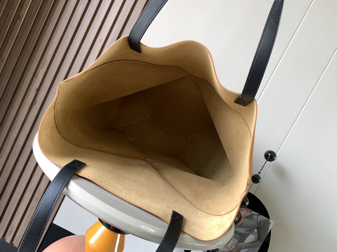 超人気 ロエベ かご バッグスーパーコピー 牛革 ハンドバッグ 大容量 レザー トート 9033 ブラウン_5