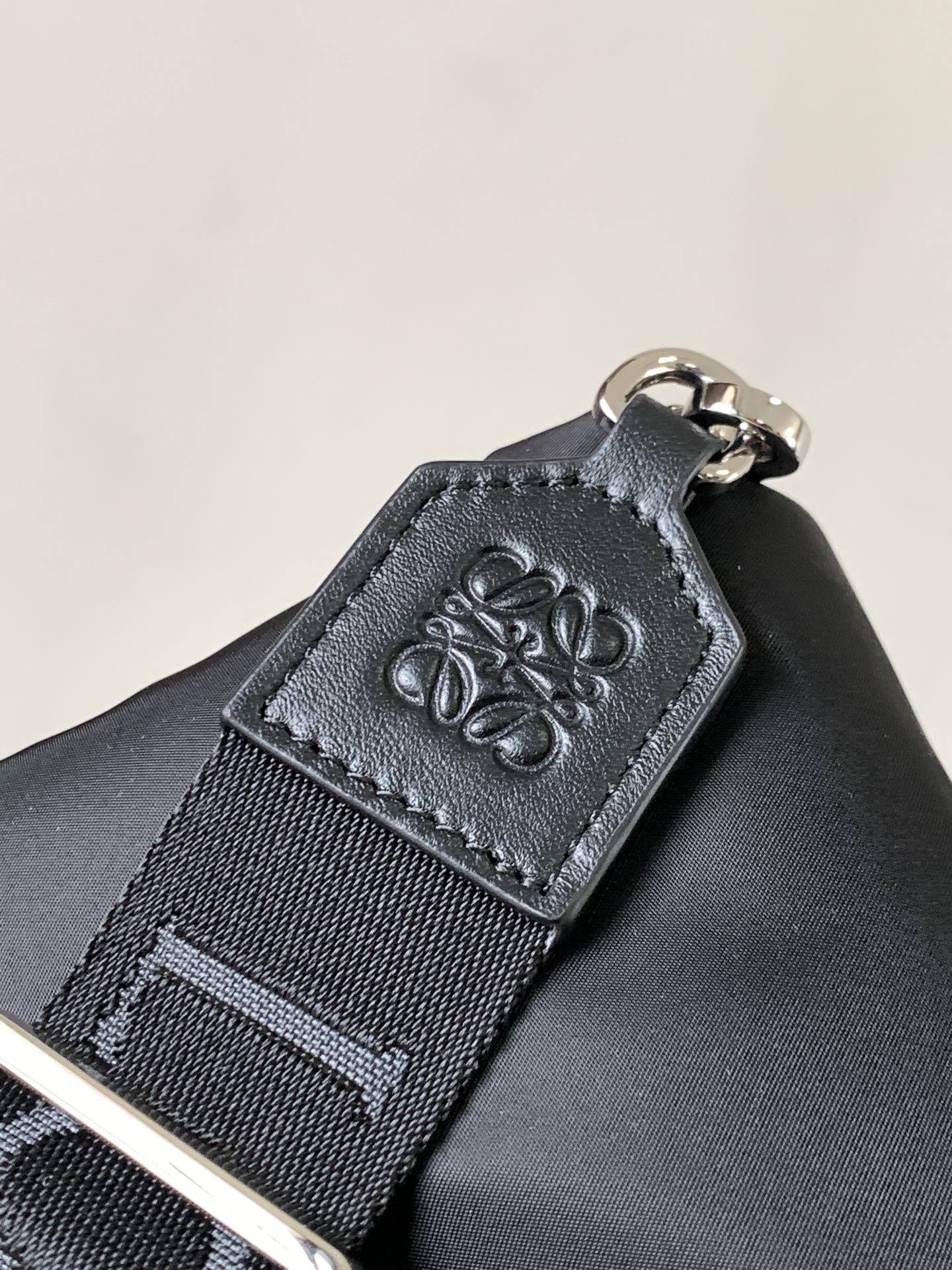 loewe バッグ激安通販 斜め掛けバッグ ナイロン 柔らかい シンプル 調整可 9118 ブラック_5