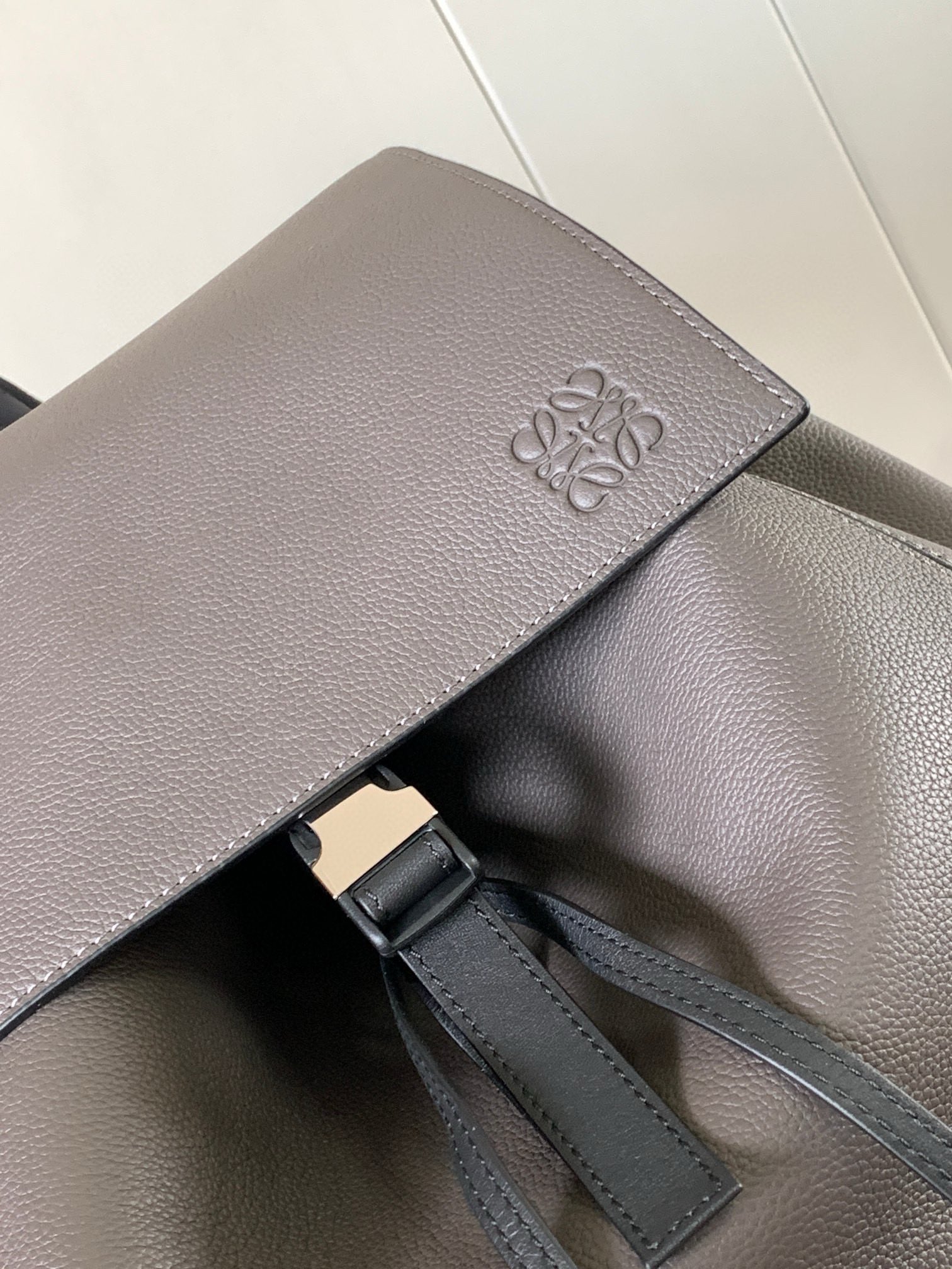ロエベ スマホ ショルダー偽物 バックバッグ 大容量 旅行バッグ 牛革 レザー 出張用 9031 グレー_4