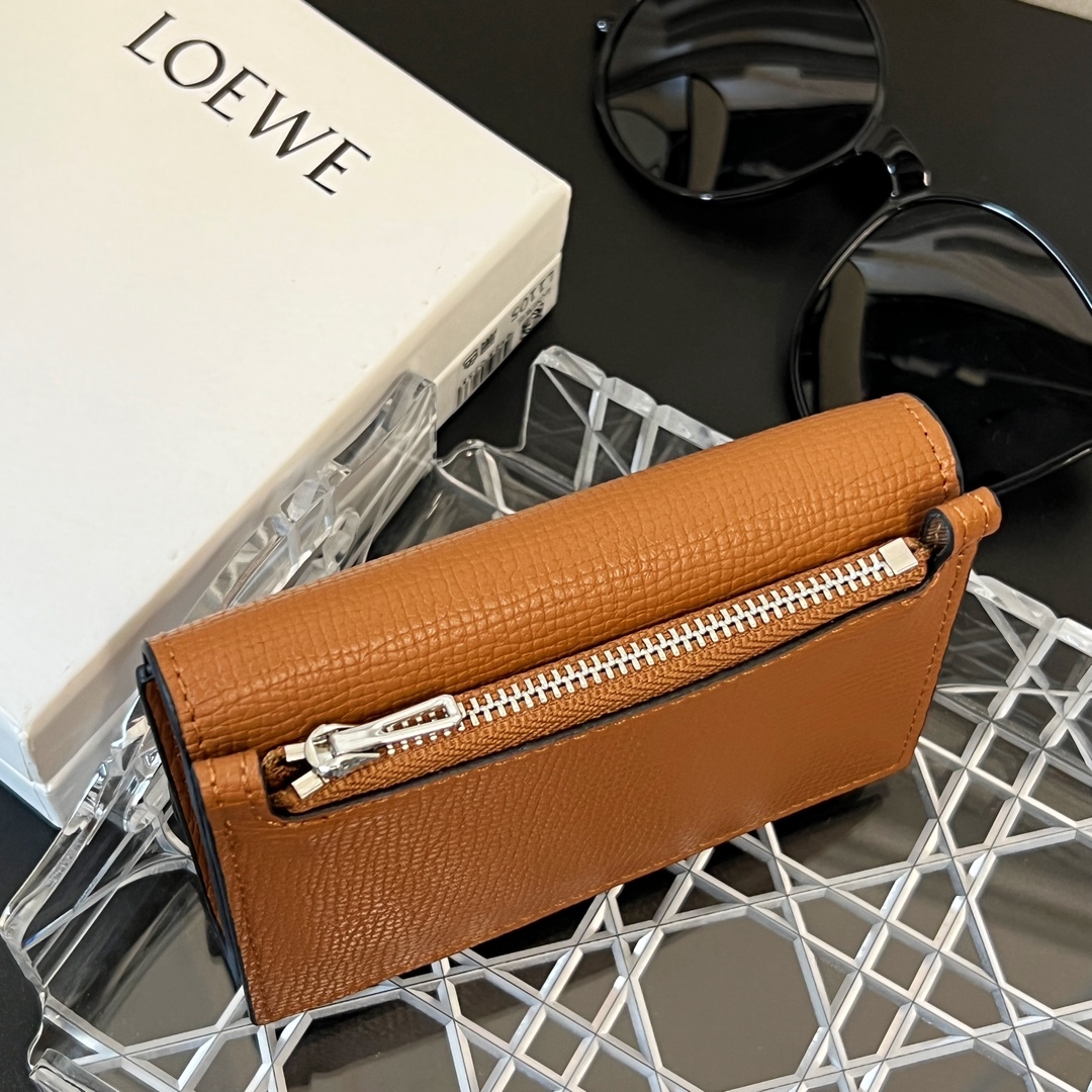 ロエベ財布 何歳までコピー 斜め掛けバッグ ミニ  軽量 便利 レザー 牛革 チェーンバッグ ブラウン_7