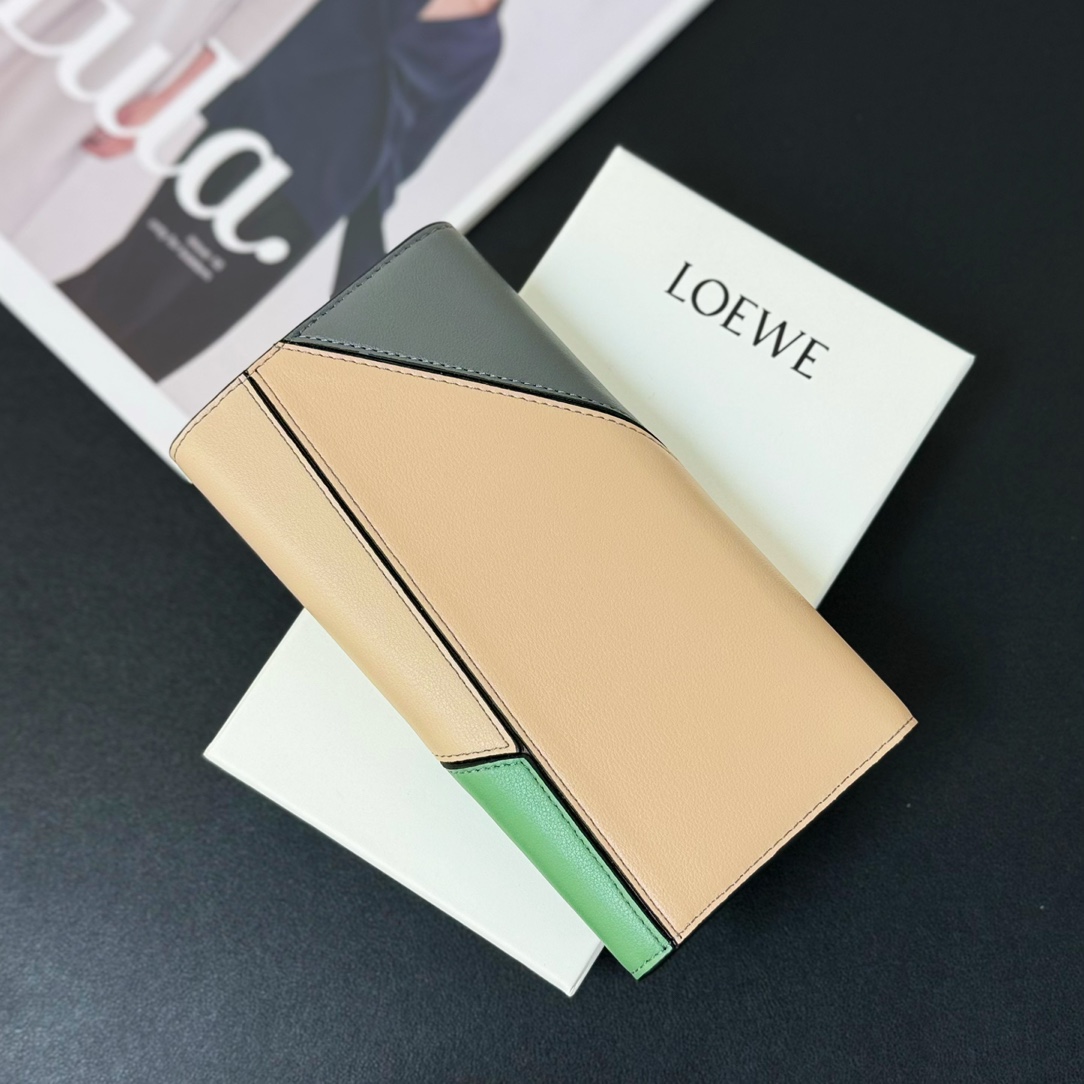 びっくりした価格 ロエベ財布 いくらスーパーコピー レザー 牛革 シンプル 長財布 おしゃれ グリーン_3
