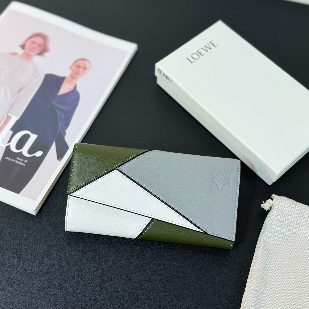 人気流行品 ロエベ財布 インスタ偽物 レザー 牛革 シンプル 長財布 おしゃれ グレー_1