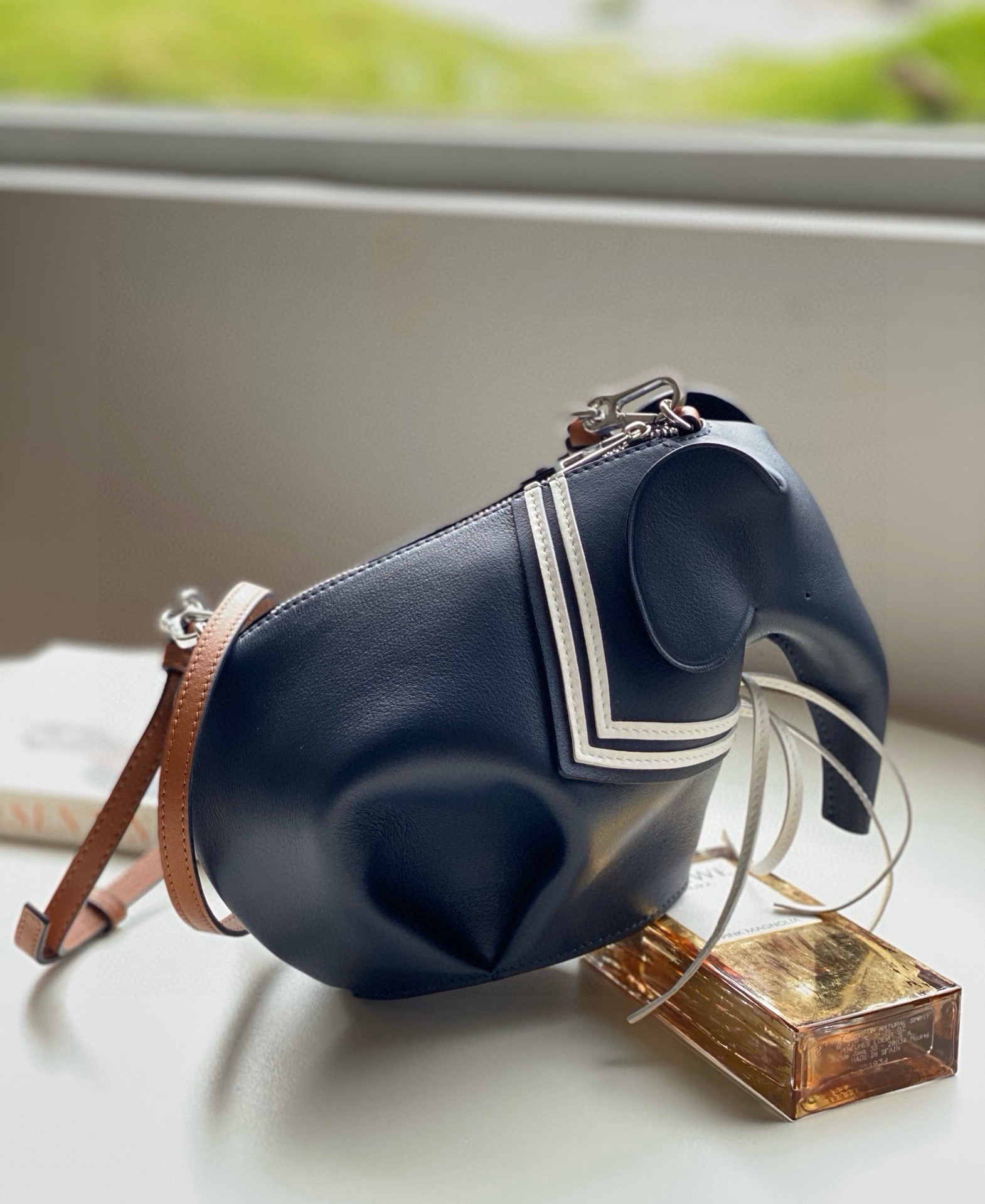 loewe バッグ偽物 レザー 牛革  小象かたち 可愛い 斜め掛けバッグ 66010 ブルー_7