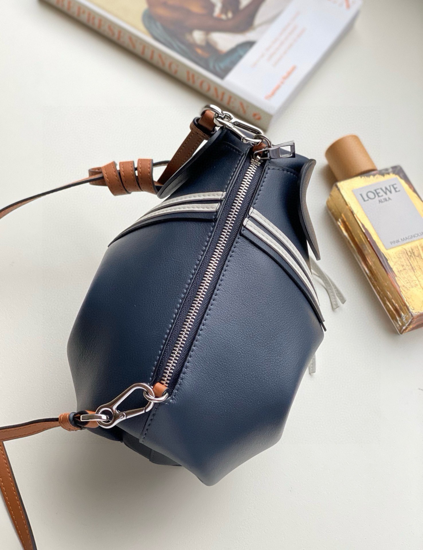 loewe バッグ偽物 レザー 牛革  小象かたち 可愛い 斜め掛けバッグ 66010 ブルー_8