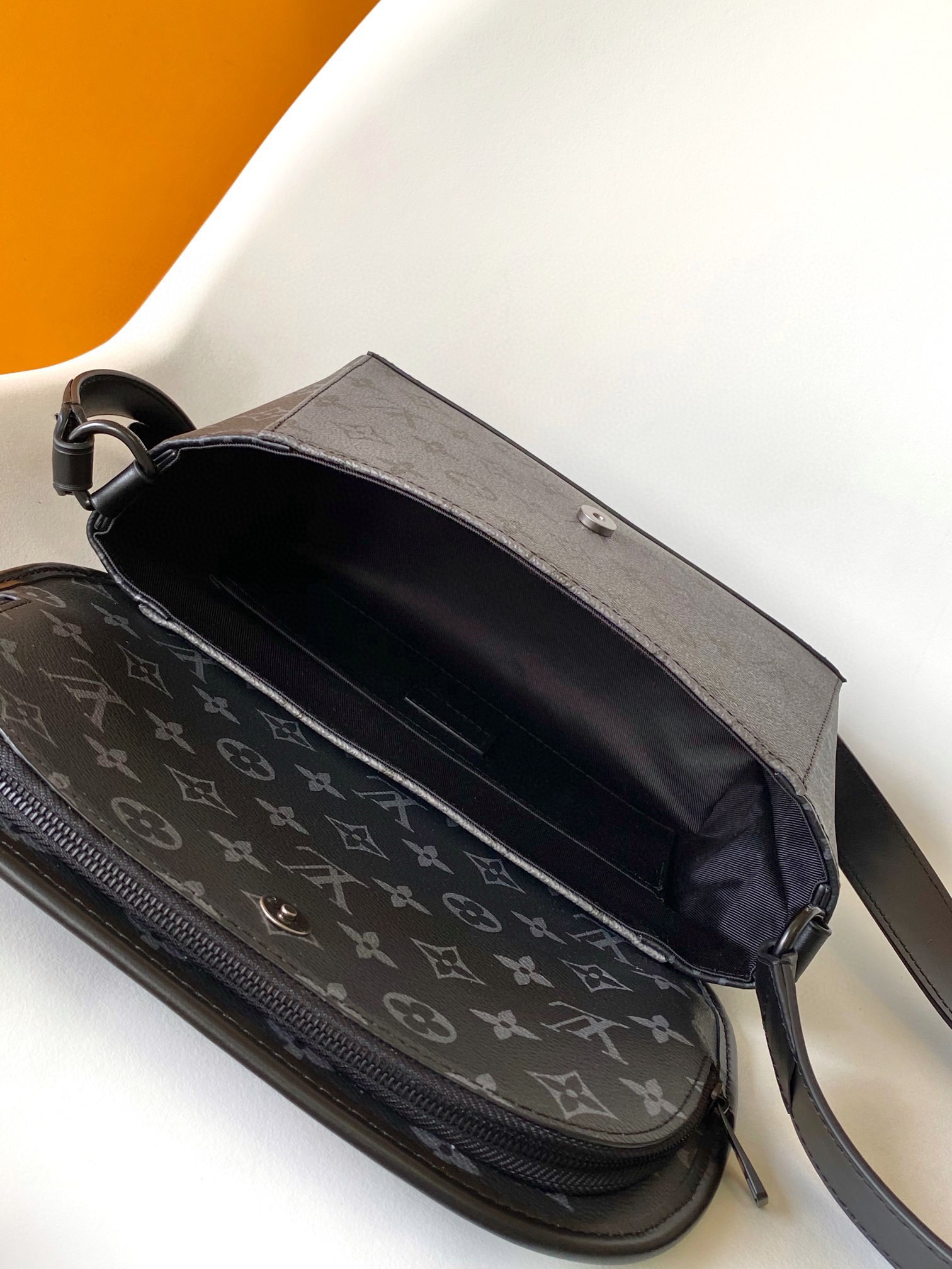 LV 最新の2025年 ヴィトン バッグ 結婚式Ｎ級品 レザー 精緻 柔らかい 斜め掛けバッグ M12681 ブラック_5