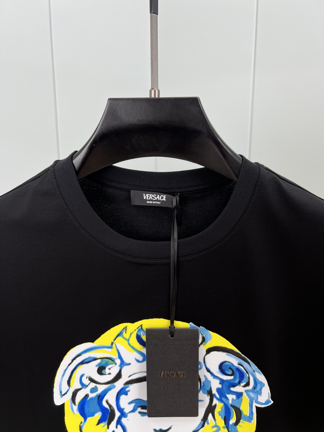 春夏新作 ヴェルサーチ 半袖シャツ偽物 トップス 綿100% 半袖Tシャツ プリント ブラック_3