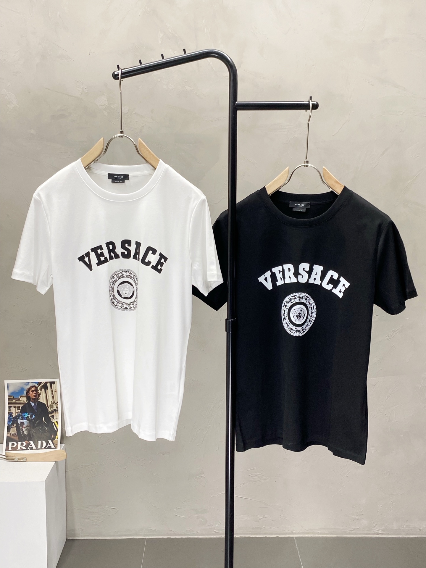 ヴェルサーチコレクション tシャツコピー トップス 綿100% 半袖Ｔシャツ ゆったり プリント  多色可選_1
