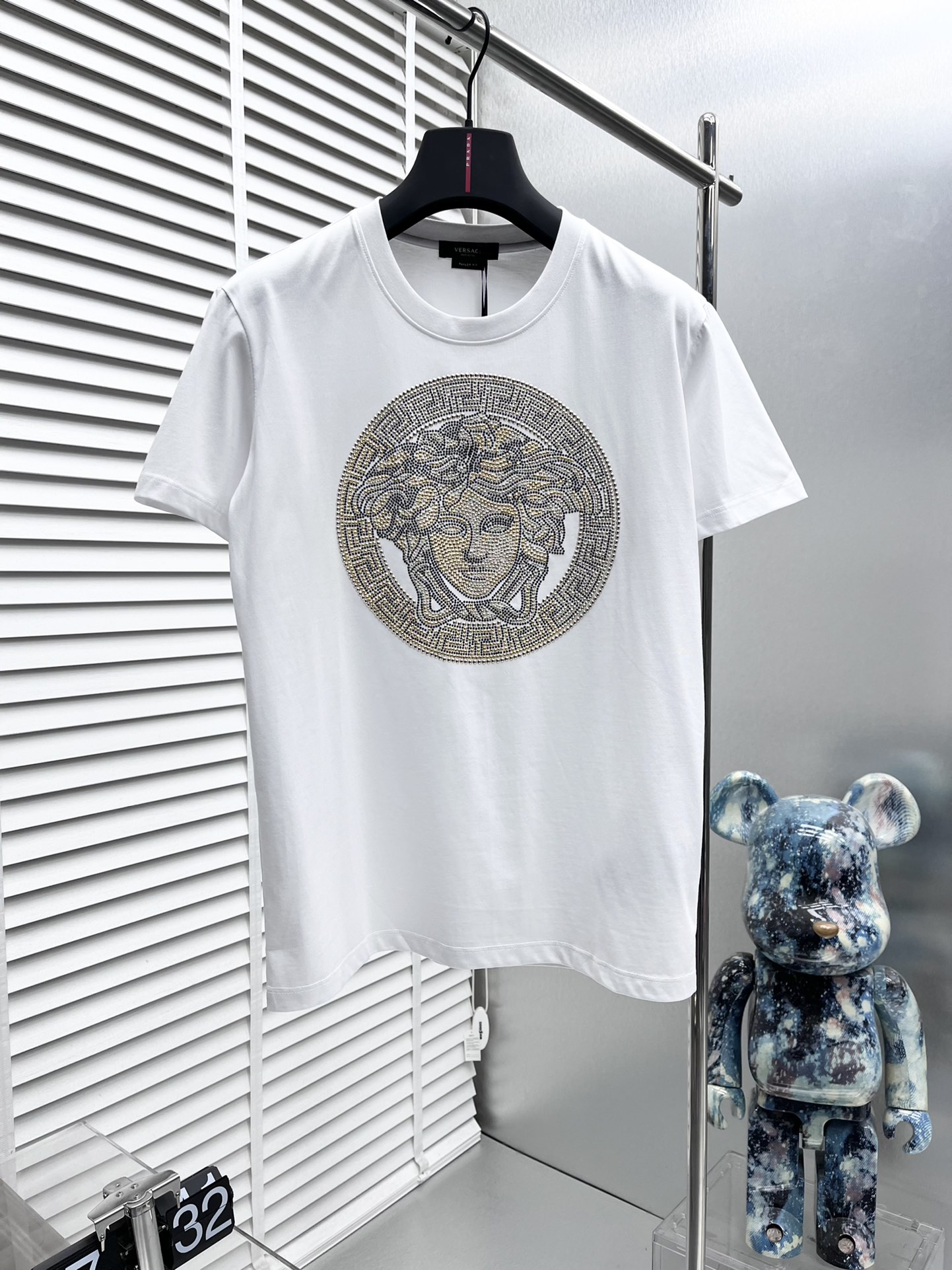 ヴェルサーチ tシャツ レディースＮ級品 トップス 綿100% 半袖Ｔシャツ ゆったり プリント  ホワイト_1