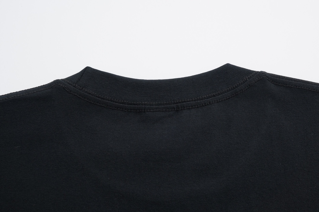 お得品‼ヴェルサーチ トップス レディーススーパーコピー トップス 綿100% 半袖Ｔシャツ ゆったり プリント  ブラック_6