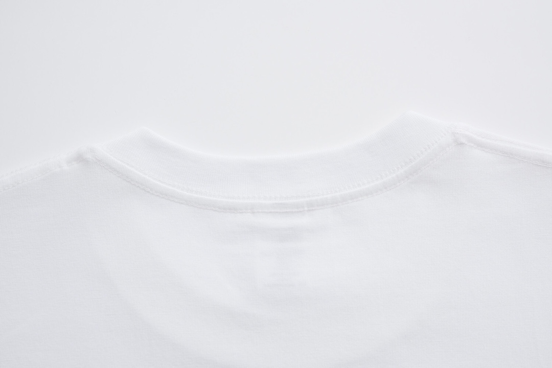 お洒落！ヴェルサーチ top偽物 トップス 綿100% 半袖Ｔシャツ ゆったり プリント  男女兼用 ホワイト_4