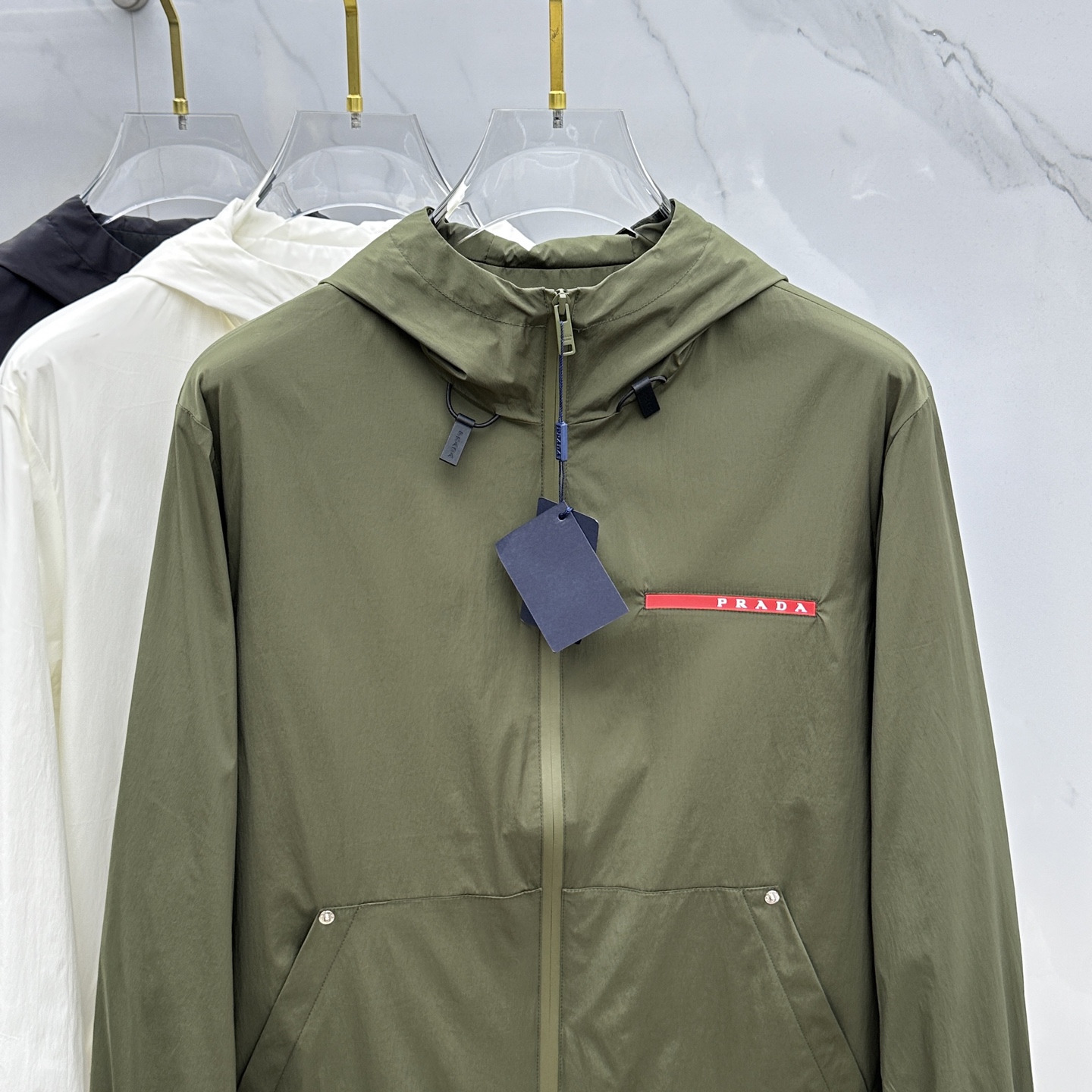 プラダ アウター メンズスーパーコピー ジャケット 防風 トップス フード付き メンズ 軽量 登山 グリーン_2