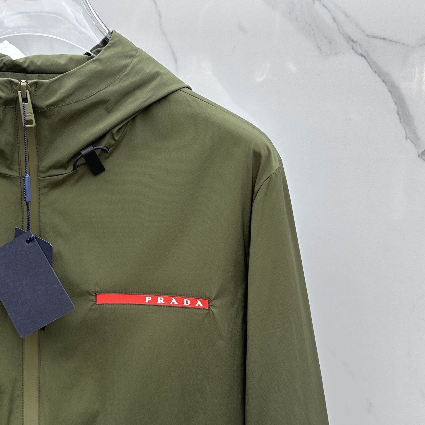 プラダ アウター メンズスーパーコピー ジャケット 防風 トップス フード付き メンズ 軽量 登山 グリーン_4