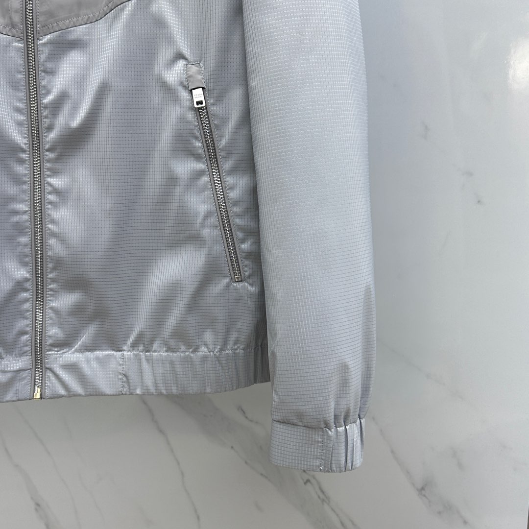 prada ジャケット メンズスーパーコピー 軽量 登山 アウター 防風 トップス フード付き グレー_4