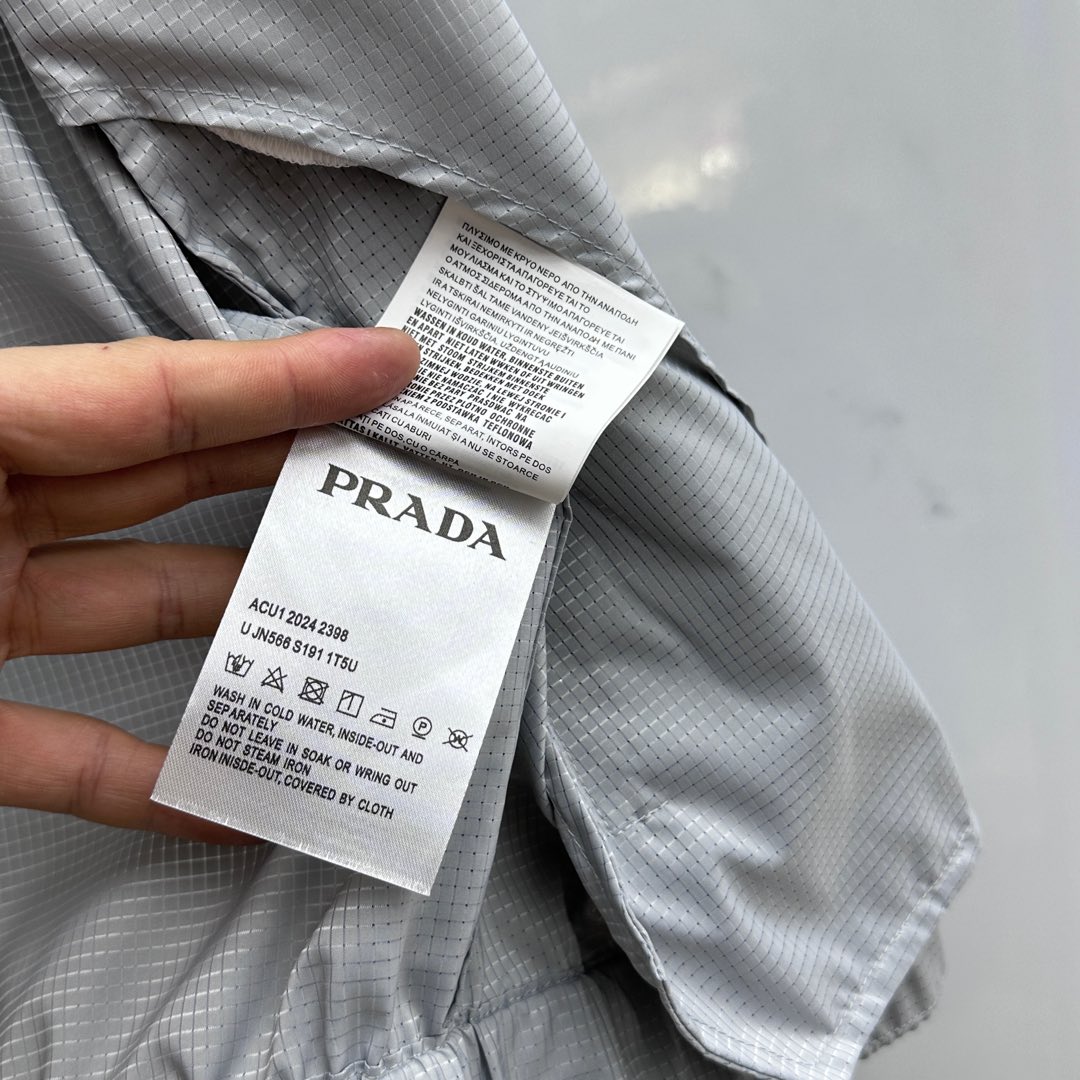 prada ジャケット メンズスーパーコピー 軽量 登山 アウター 防風 トップス フード付き グレー_6