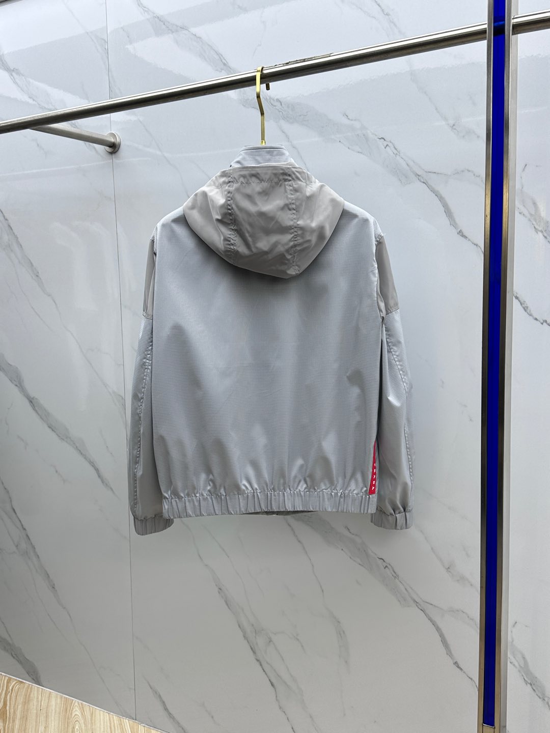 prada ジャケット メンズスーパーコピー 軽量 登山 アウター 防風 トップス フード付き グレー_8