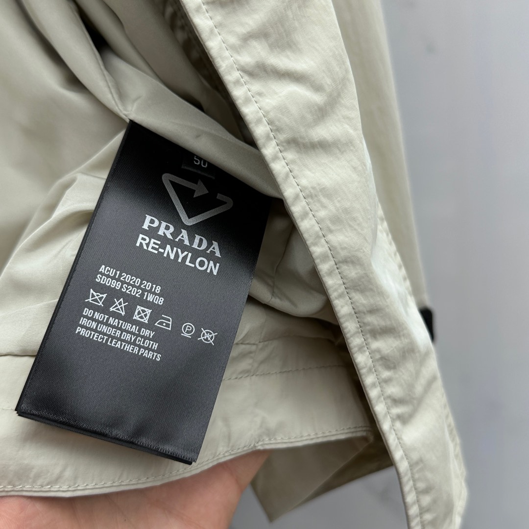prada ジャンパー偽物 シンプル 軽量 アウター 防風 トップス フード付き 柔らかい ホワイト_8