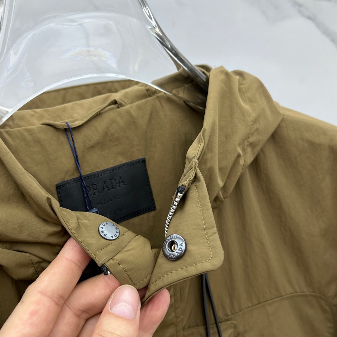 プラダジャケット メルカリスーパーコピー シンプル 軽量 アウター 防風 トップス フード付き 柔らかい ブラウン_4