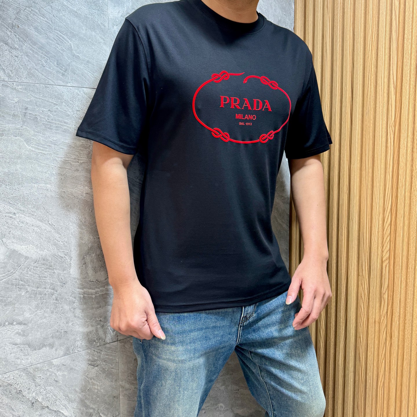 大得価の prada t シャツコピー トップス 短袖 柔らかい 純綿 プリント シンプル ブラック_1