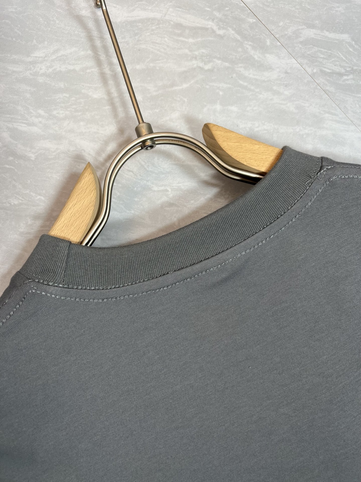 prada ティー シャツ激安通販 トップス 短袖Ｔシャツ 柔らかい 純綿 プリント 上質商品 グレー_7