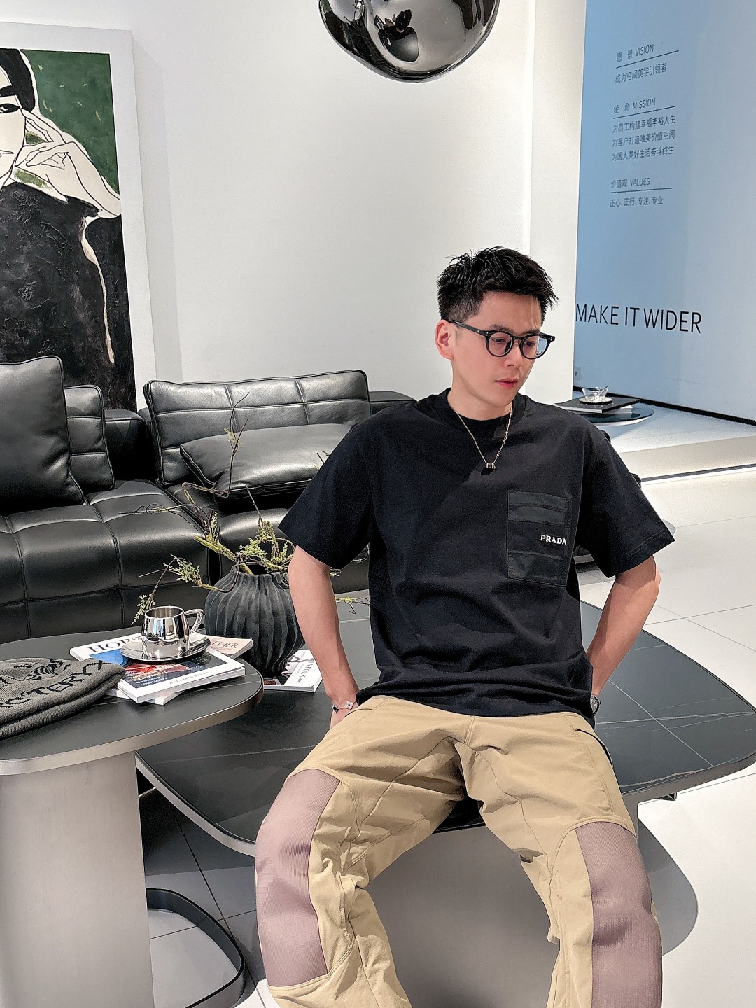 爆買いできる t シャツ pradaコピー トップス 短袖Ｔシャツ 純綿 プリント 柔軟 シンプル ブラック_7