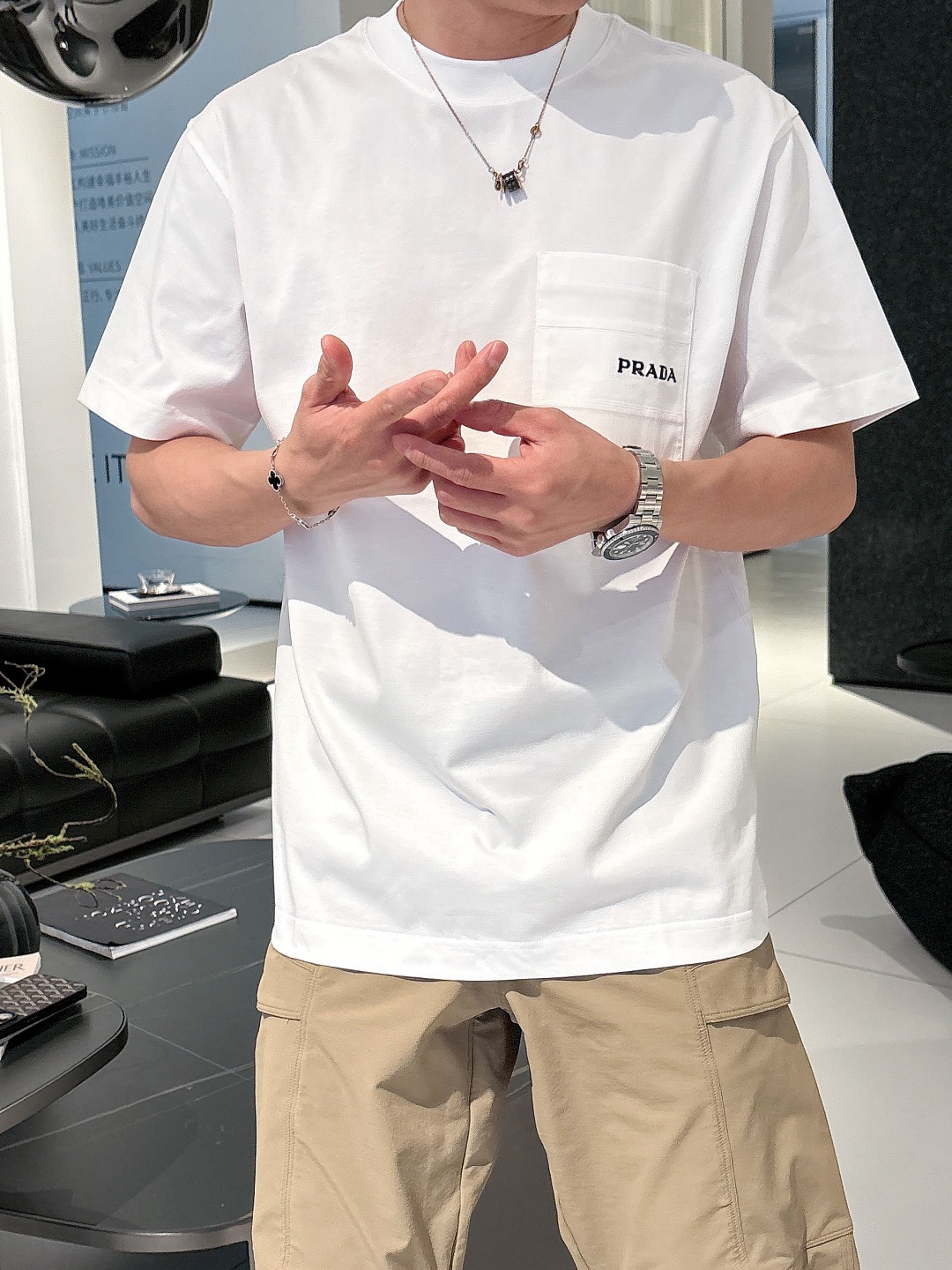 爆買いできる t シャツ プラダスーパーコピートップス 短袖Ｔシャツ 純綿 プリント 柔軟 シンプル ホワイト_2