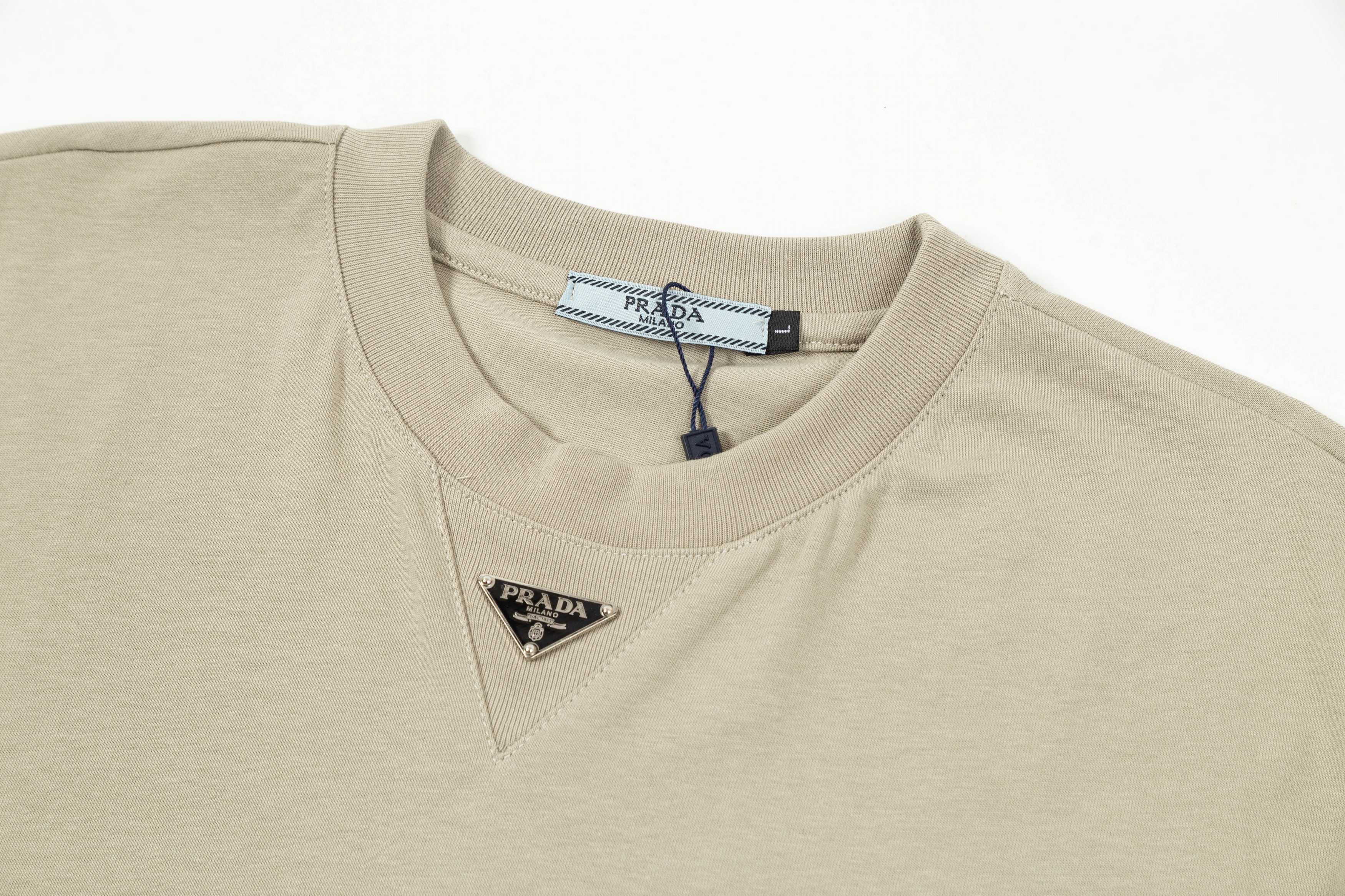 プラダ t シャツ 値段スーパーコピー 人気定番 トップス 短袖Ｔシャツ 純綿 シンプル グレー_4