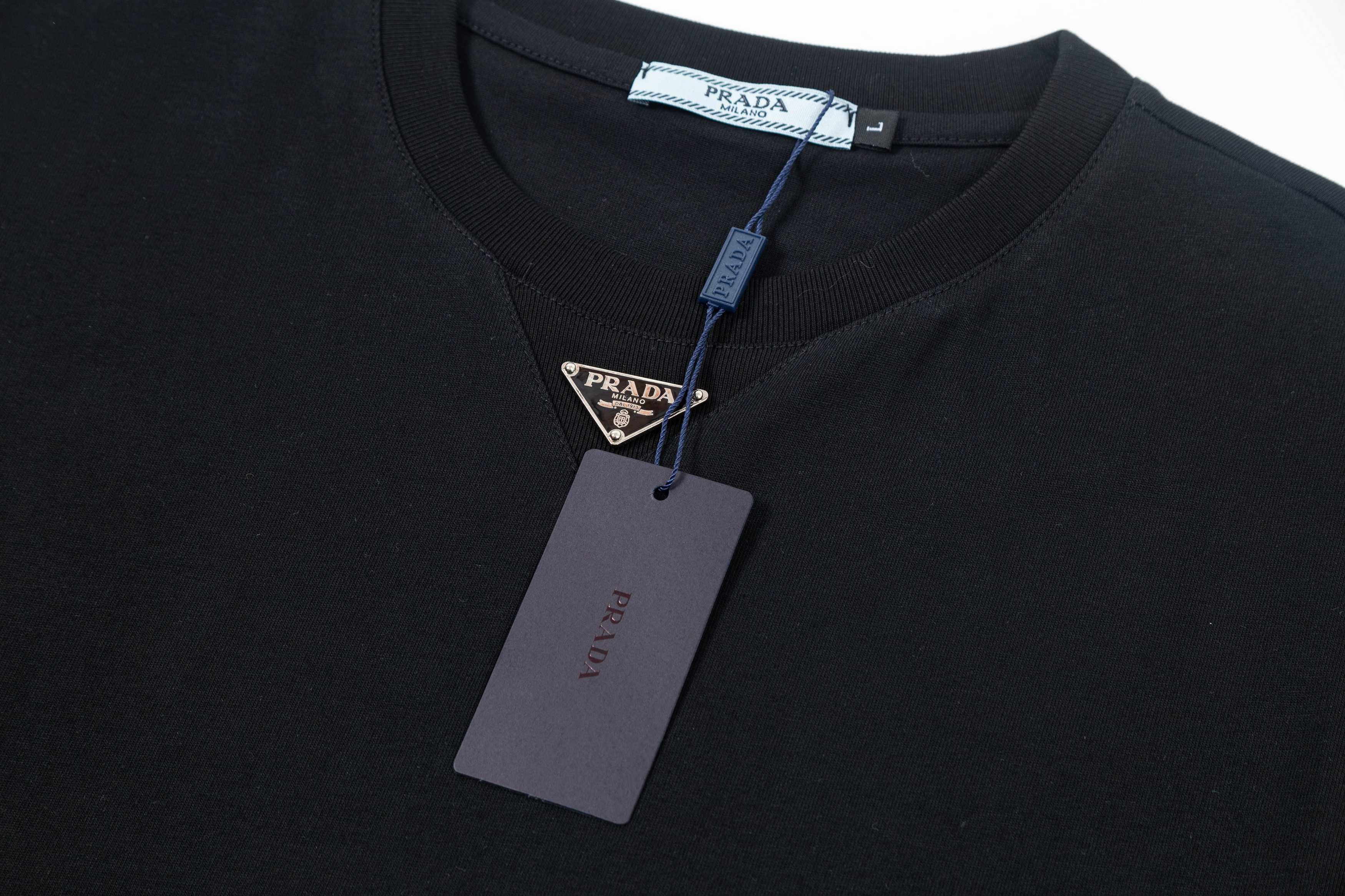 プラダ t シャツ 黒偽物 人気定番 トップス 短袖Ｔシャツ 純綿 シンプル ブラック_4