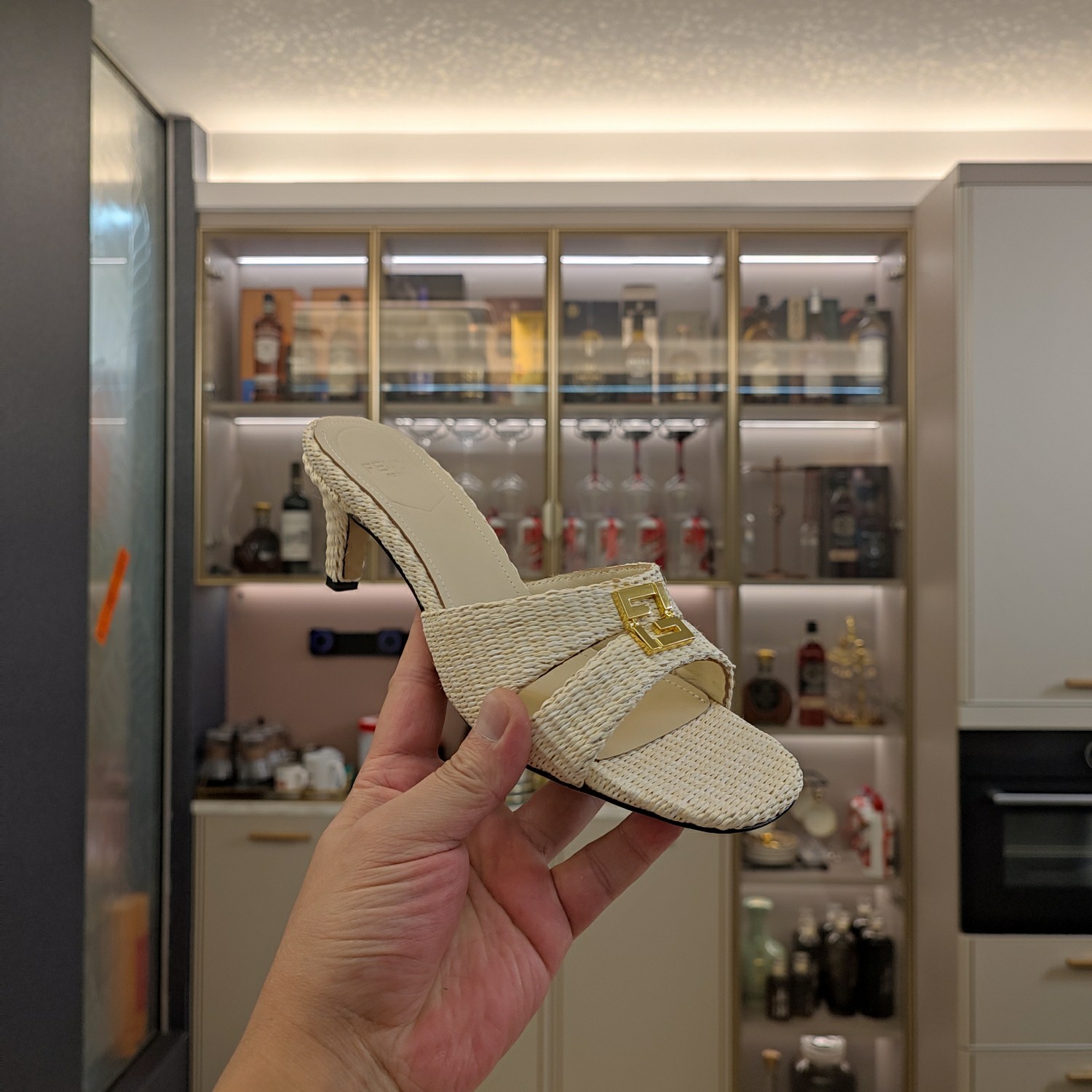 超人気 スリッパ フェンディ クリスマススーパーコピー ヒール5.5cm レザー 優雅レディ ホワイト_9