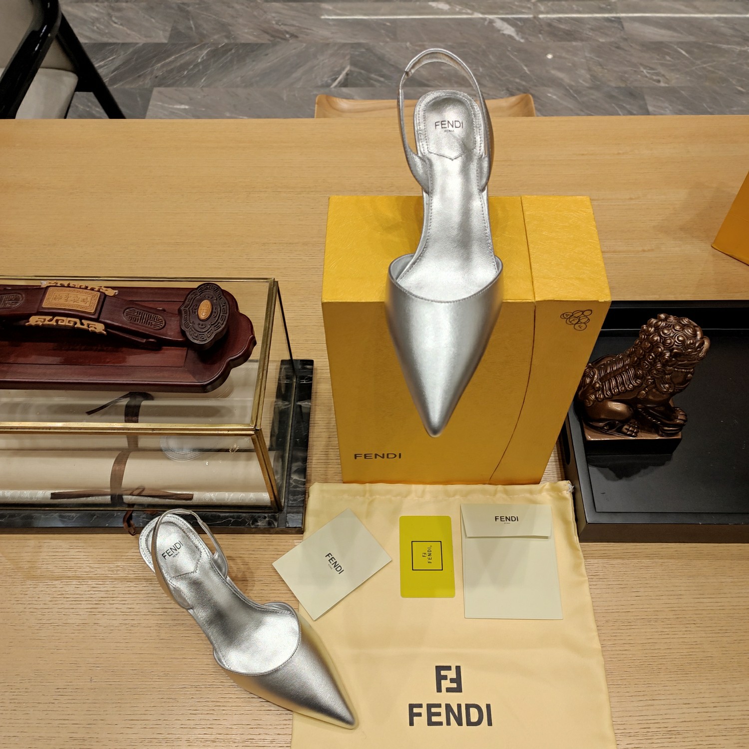 魅力的な フェンディ 靴偽物 ヒール6.5cm レザー 優雅レディ パップス 上質商品 シルバー_6