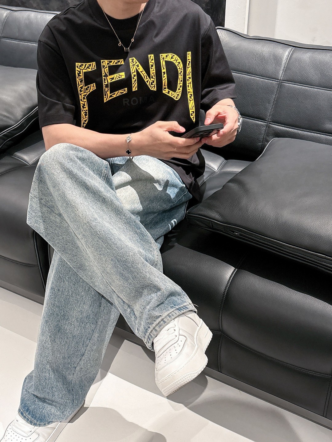 fendi レディース t シャツスーパーコピー 純綿 トップス ロゴプリント 柔らかい ブラック_9