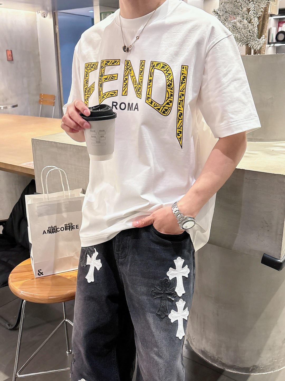 華やかな雰囲気 fendi 半袖 シャツコピー シンプル  純綿Tシャツ トップス プリント 柔軟 ホワイト_2