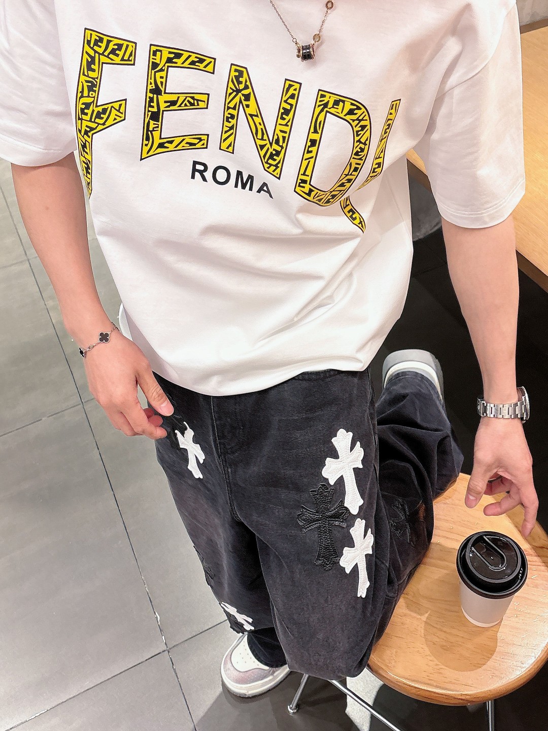 華やかな雰囲気 fendi 半袖 シャツコピー シンプル  純綿Tシャツ トップス プリント 柔軟 ホワイト_5
