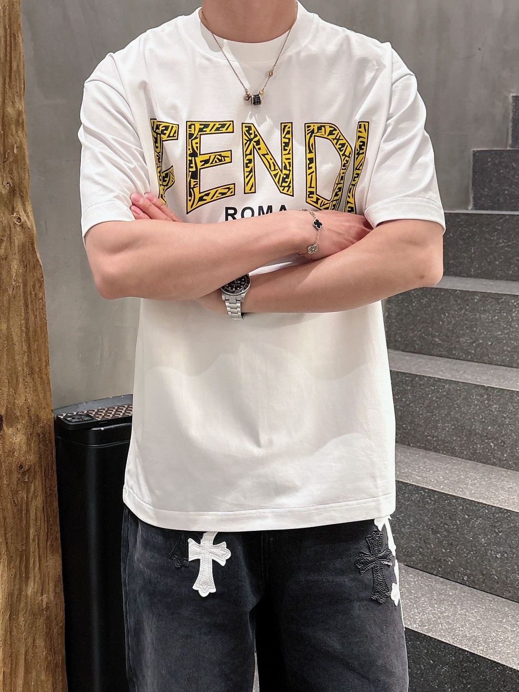 華やかな雰囲気 fendi 半袖 シャツコピー シンプル  純綿Tシャツ トップス プリント 柔軟 ホワイト_6
