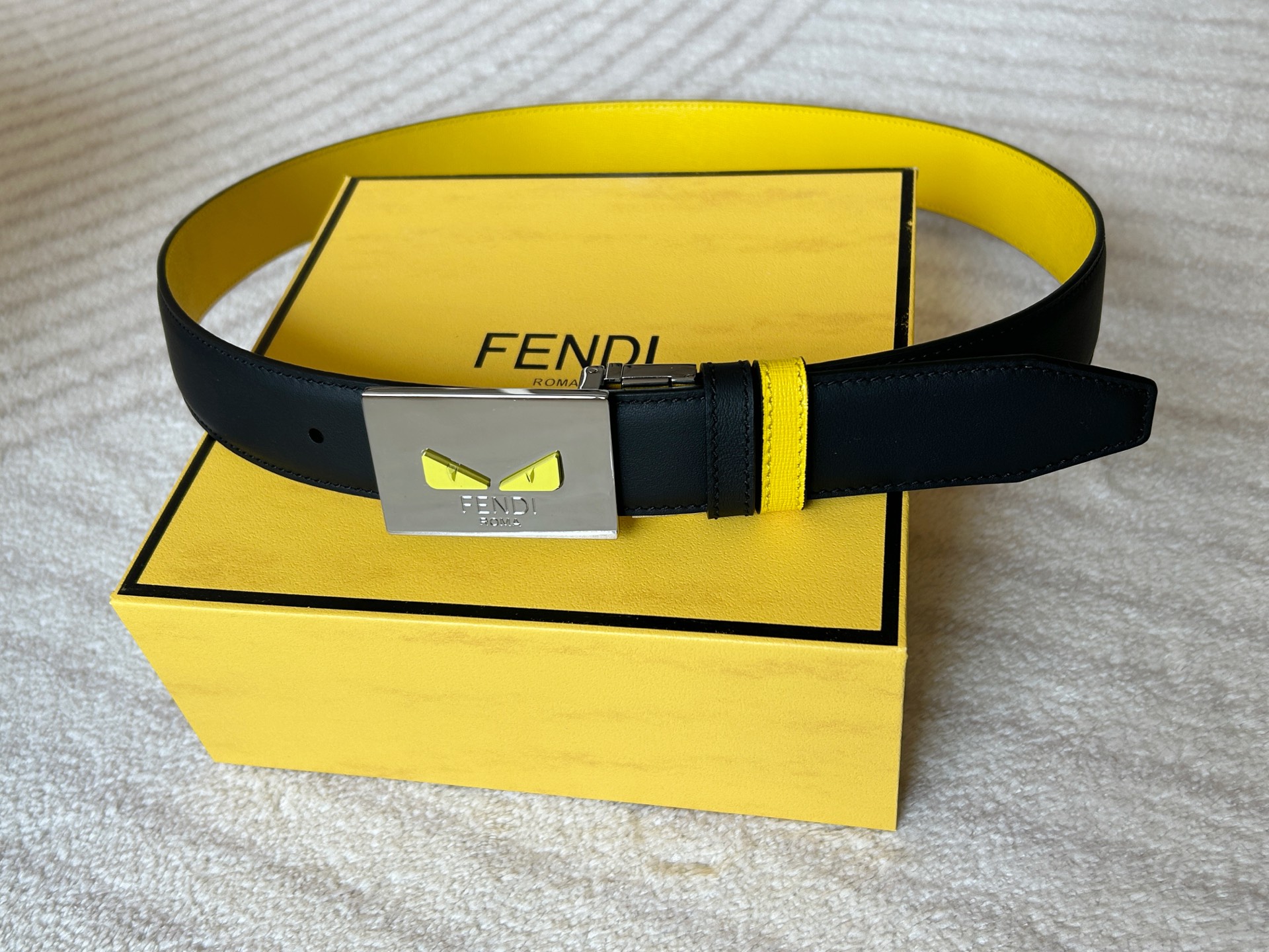 オンライン限定 fendi リバーシブルベルト偽物 両面兼用 シンプル 牛革 レザー  幅3.4cm カジュアル イエロー_8