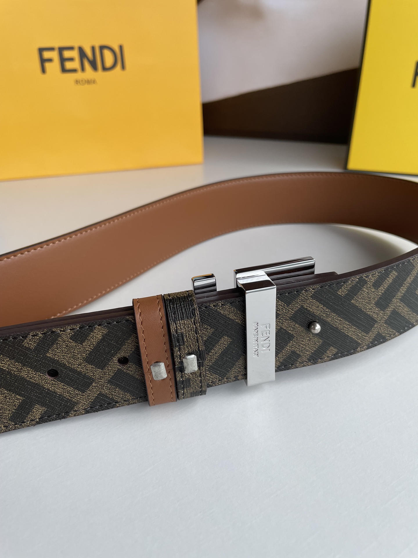 フェンディ 本店コピー 牛革 レザー  幅4.0cm ビジネス 通勤 上質 メンズ ブラック_2