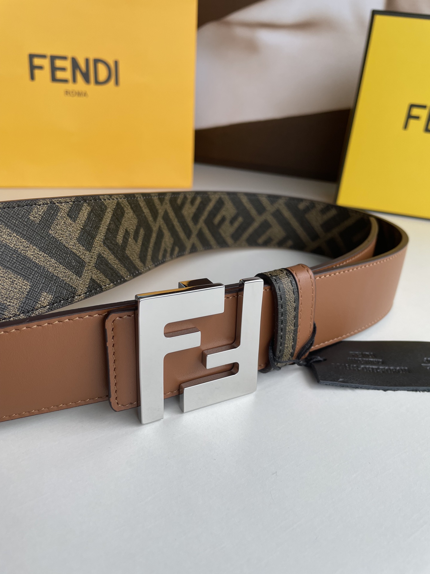 フェンディ 本店コピー 牛革 レザー  幅4.0cm ビジネス 通勤 上質 メンズ ブラック_5
