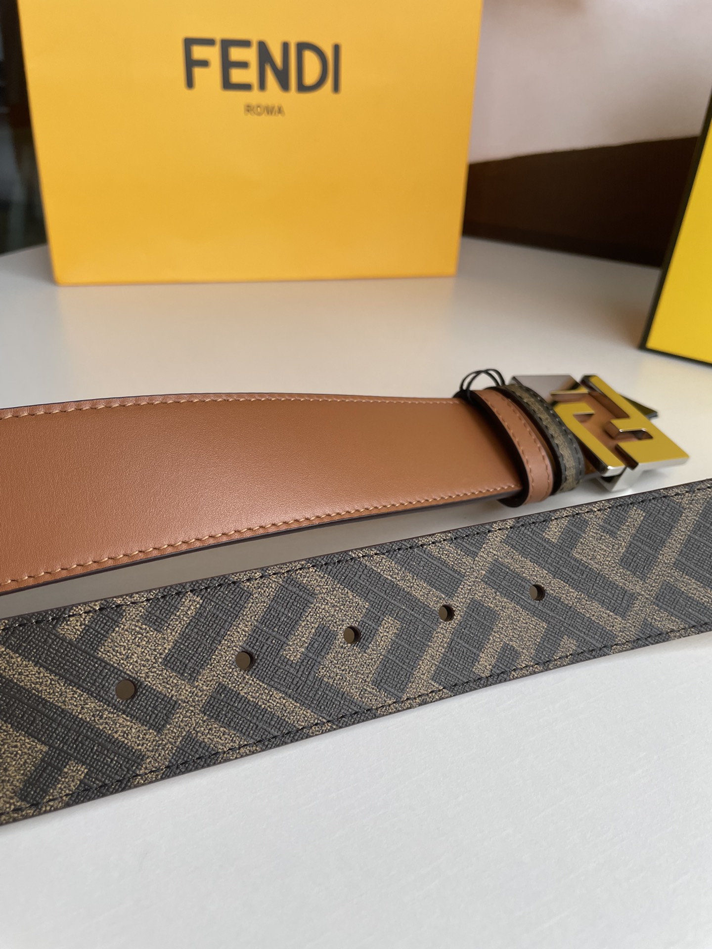 フェンディ 本店コピー 牛革 レザー  幅4.0cm ビジネス 通勤 上質 メンズ ブラック_8