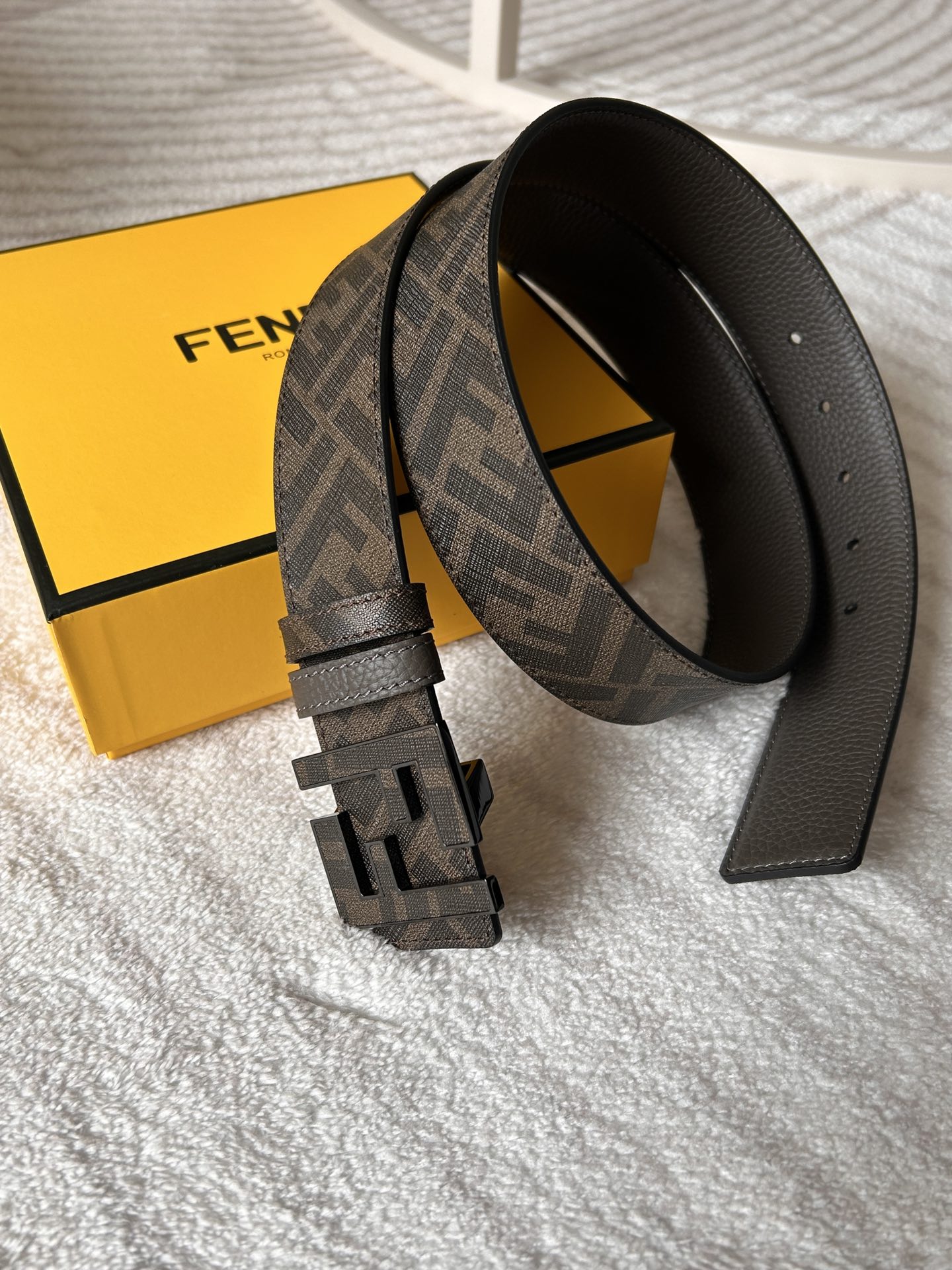 人気流行品 フェンディ 本スーパーコピー 牛革 レザー  幅4.0cm ビジネス 通勤 上質 メンズ ブラック_3